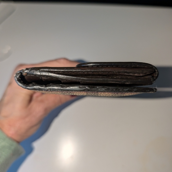 Burberry Haymarket Long Wallet - Picture 6 of 10